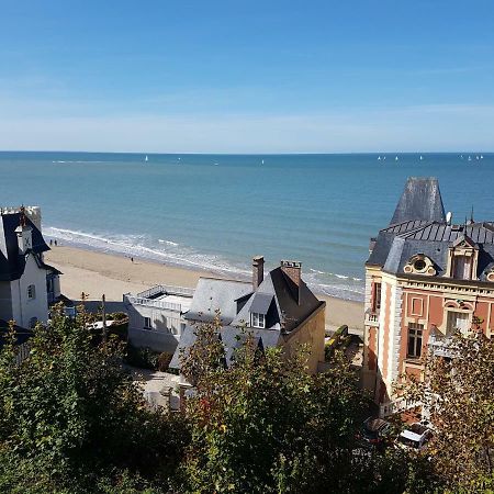 Appartement Duplex 50 m2 au pied des planches à Trouville-sur-Mer Extérieur photo