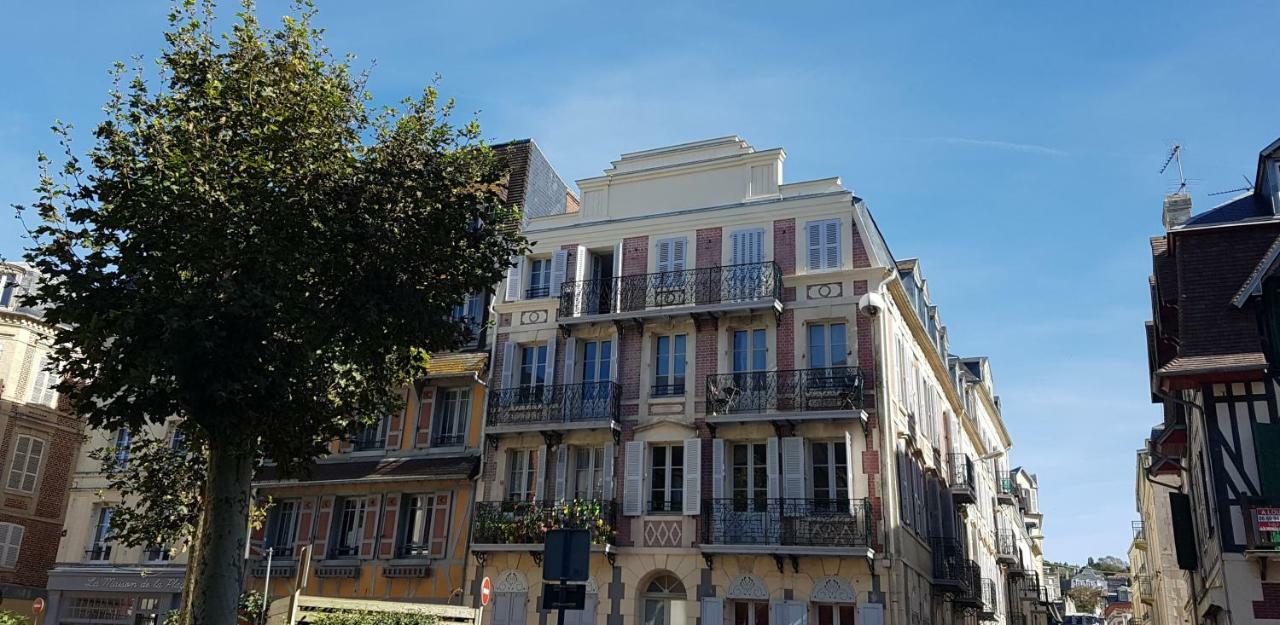 Appartement Duplex 50 m2 au pied des planches à Trouville-sur-Mer Extérieur photo