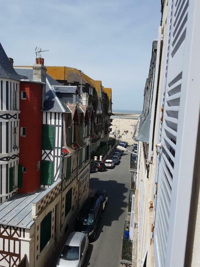 Appartement Duplex 50 m2 au pied des planches à Trouville-sur-Mer Extérieur photo